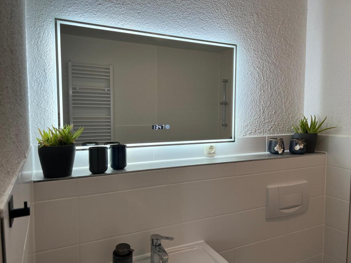 Apartment Juna Mit Tg Stellplatz Leipzig Exteriör bild