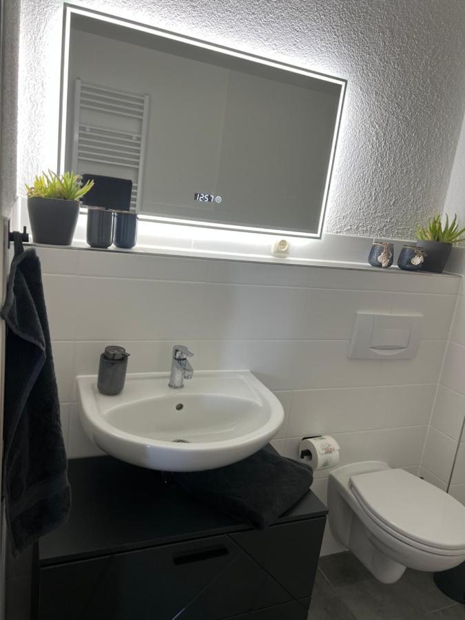 Apartment Juna Mit Tg Stellplatz Leipzig Exteriör bild